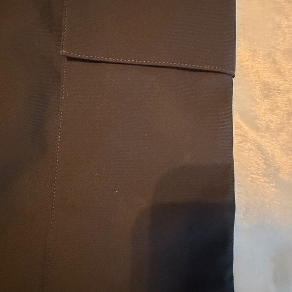 Old Navy Black Women's Joggers - Picture 10 of 15